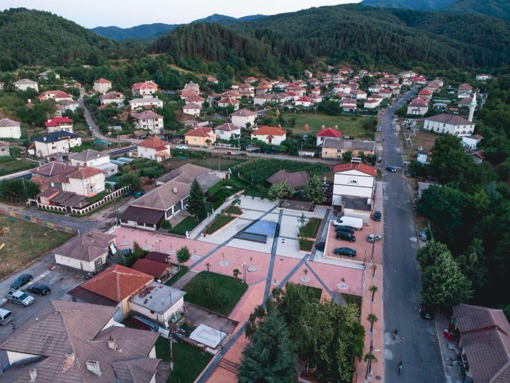 Бялата Къща Hotel Kirkovo  Buitenkant foto