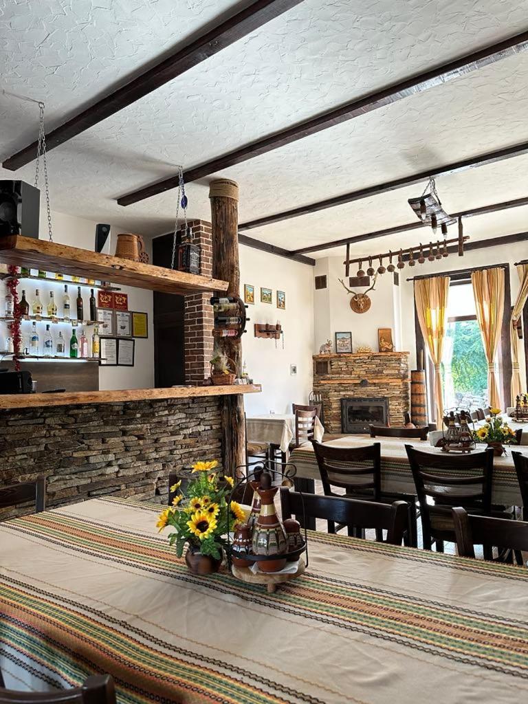 Бялата Къща Hotel Kirkovo  Buitenkant foto