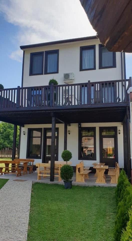 Бялата Къща Hotel Kirkovo  Buitenkant foto